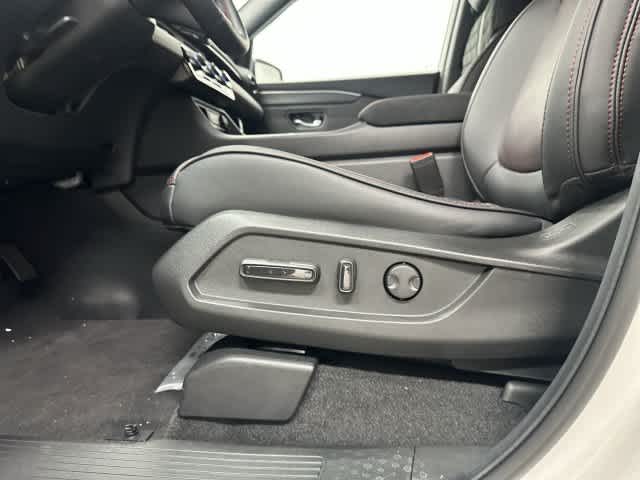 2026 Honda Pilot photo 27 of 33