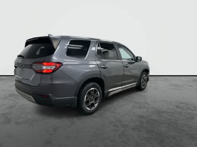 2024 Honda Pilot photo 4 of 32