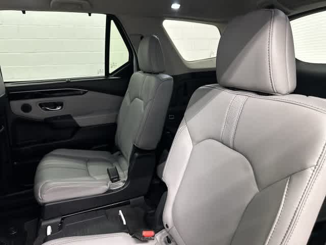2025 Honda Pilot photo 14 of 32