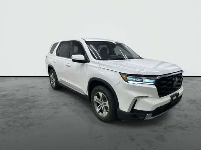 2025 Honda Pilot photo 6 of 32