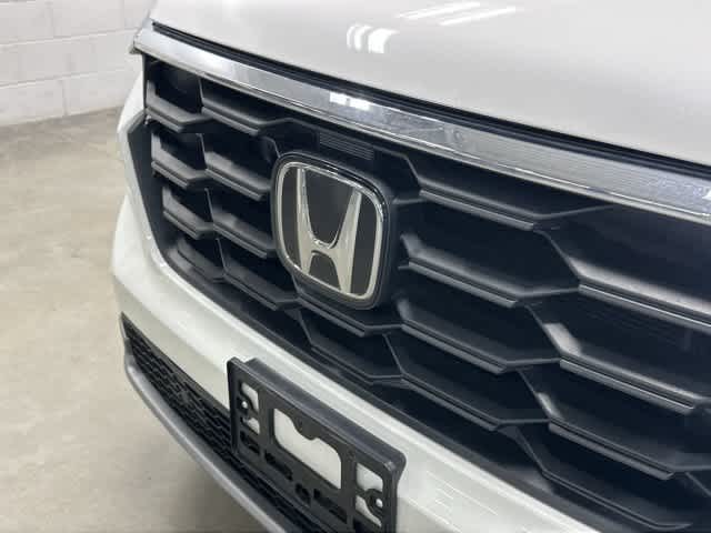 2025 Honda Pilot photo 30 of 32