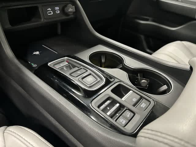 2025 Honda Pilot photo 24 of 32