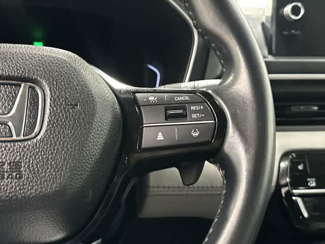 2025 Honda Pilot photo 18 of 32