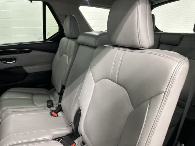 2025 Honda Pilot photo 14 of 32