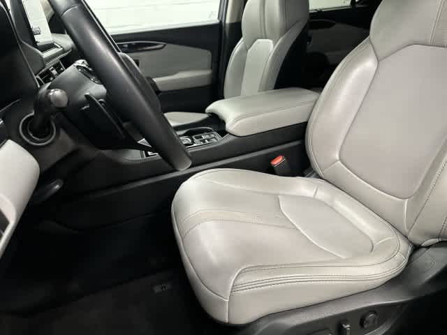 2025 Honda Pilot photo 10 of 32