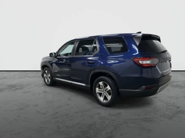 2025 Honda Pilot photo 9 of 32