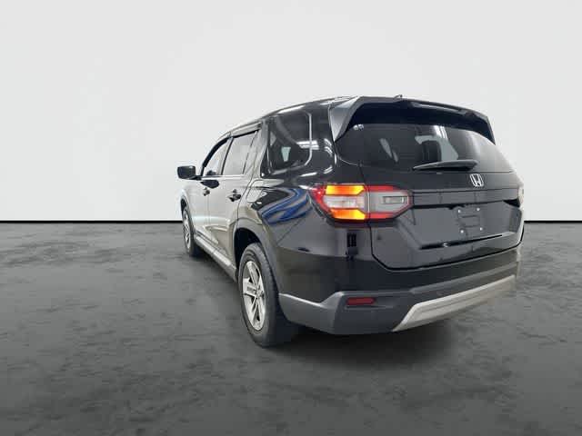 2024 Honda Pilot EX-L 8 Passenger Crystal Black Pearl at Tomball Ford