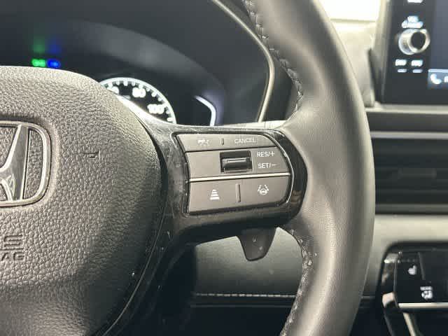 2024 Honda Pilot photo 18 of 32