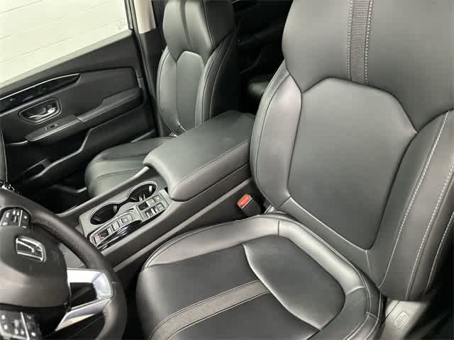 2023 Honda Pilot Touring Crystal Black Pearl at Sterling McCall Acura