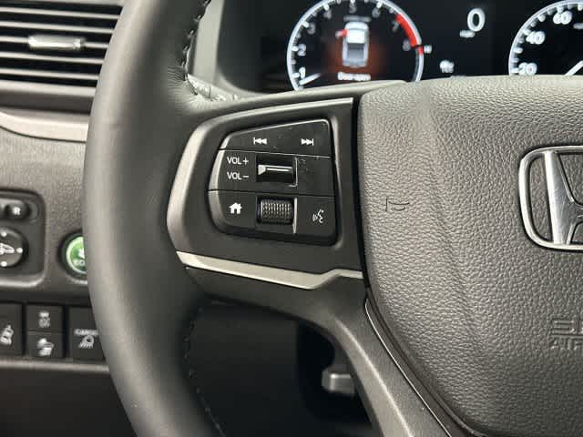 2024 Honda Ridgeline photo 17 of 32