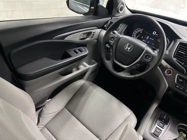 2023 Honda Ridgeline photo 12 of 32