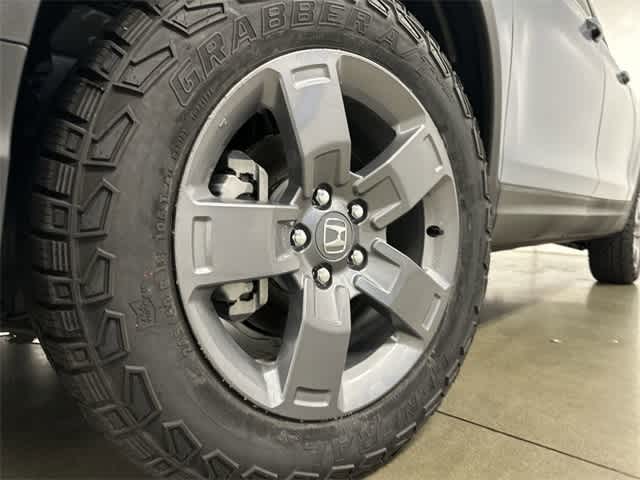 2025 Honda Ridgeline TrailSport Sonic Gray Pearl at Honda of Clear Lake