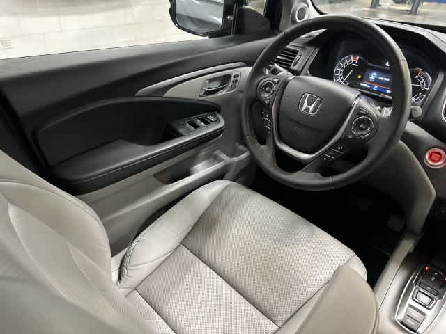 2023 Honda Ridgeline photo 12 of 33