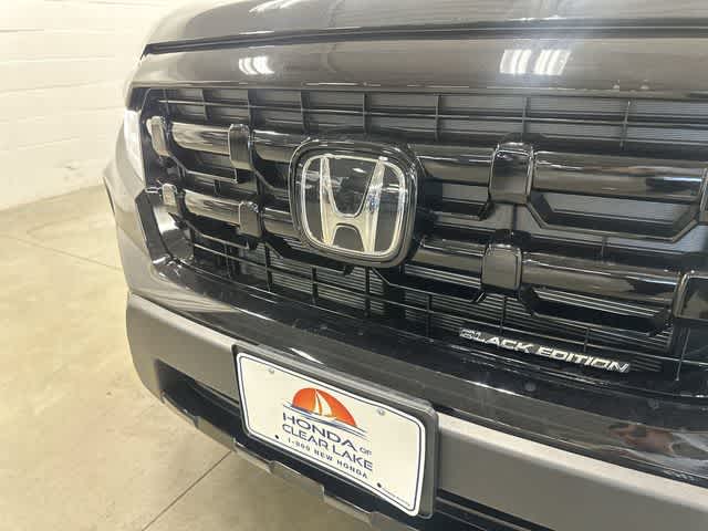 2026 Honda Ridgeline Black Edition Crystal Black Pearl at Honda of Clear Lake