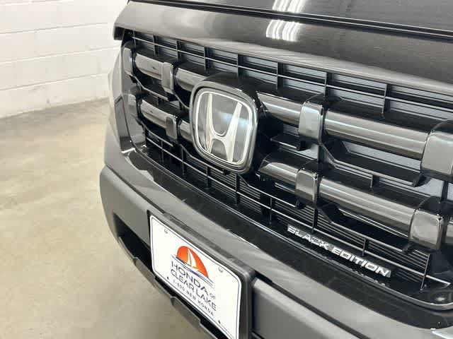 2026 Honda Ridgeline Black Edition Crystal Black Pearl at Honda of Clear Lake