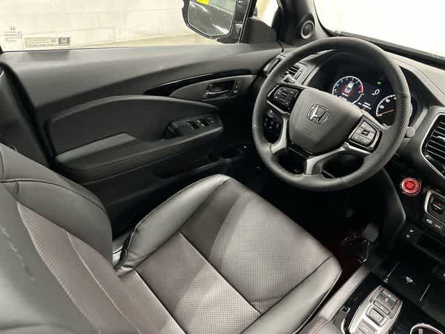 2026 Honda Ridgeline Black Edition Crystal Black Pearl at Honda of Clear Lake