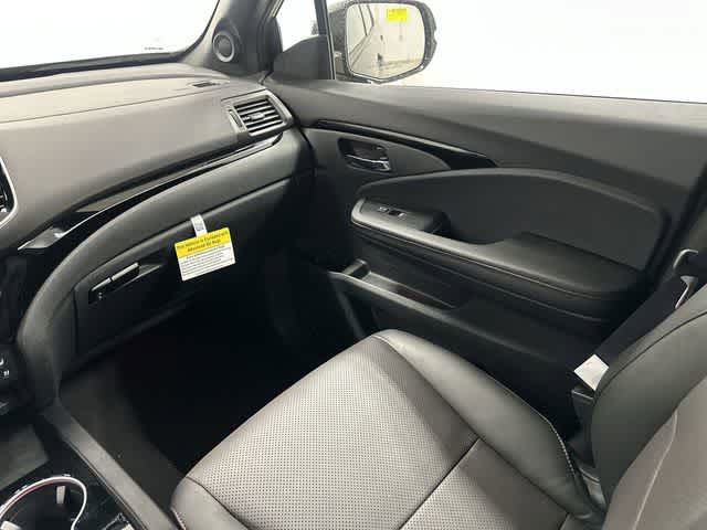 2026 Honda Ridgeline Black Edition Crystal Black Pearl at Honda of Clear Lake