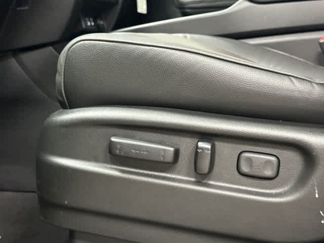 2026 Honda Ridgeline photo 27 of 33