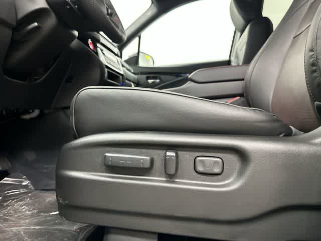 2026 Honda Ridgeline Black Edition Crystal Black Pearl at Honda of Clear Lake
