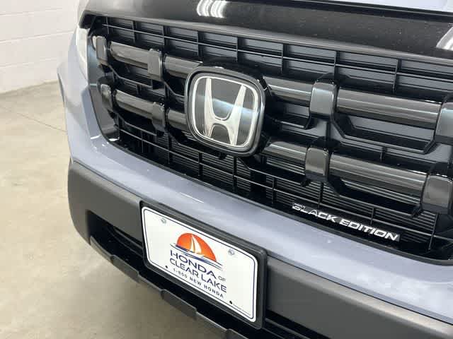 2026 Honda Ridgeline Black Edition Two-Tone Sonic Gray Pearl at Honda of Clear Lake