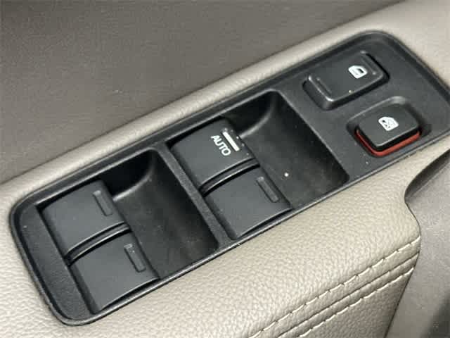 2011 Honda CR-V   at Sterling McCall Nissan