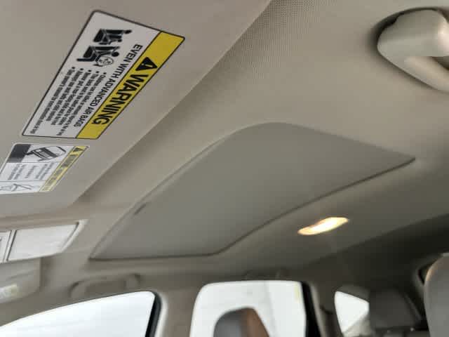2016 Honda CR-V photo 27 of 32