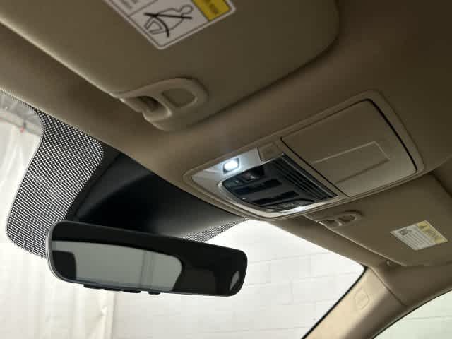 2023 Acura MDX photo 21 of 32