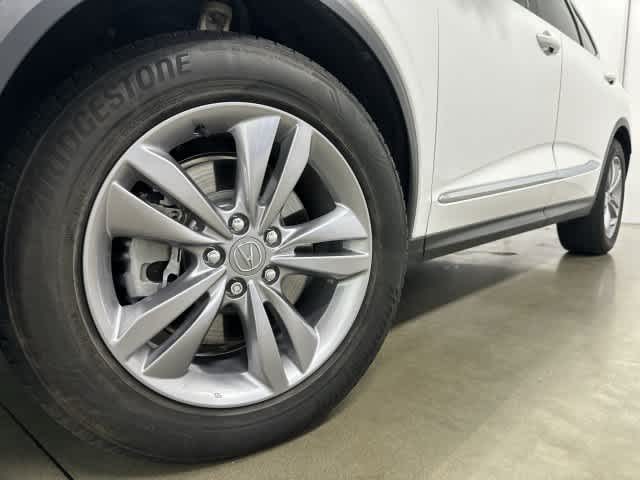 2023 Acura MDX photo 28 of 32