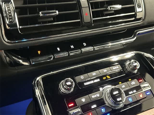 2024 Lincoln Navigator Reserve Infinite Black Metallic Clearcoat at Texan GMC Buick