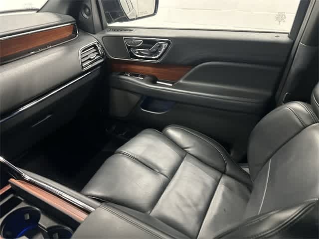 2024 Lincoln Navigator Reserve Infinite Black Metallic Clearcoat at Texan GMC Buick