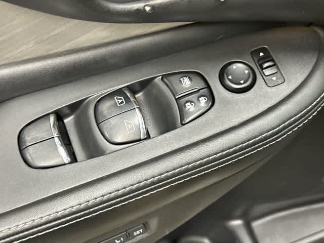 2016 Nissan Murano SL Magnetic Black Metallic at HGreg Houston
