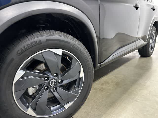 2024 Nissan Rogue SV Super Black at Price LeBlanc Nissan