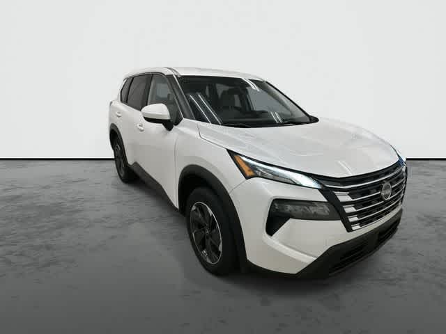 2024 Nissan Rogue SV Everest White Pearl at Sterling McCall Nissan