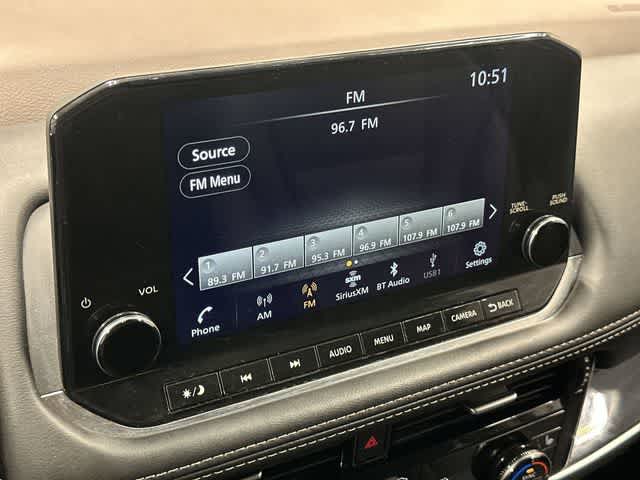 2023 Nissan Rogue SL Pearl White Tricoat at Davis Chevrolet