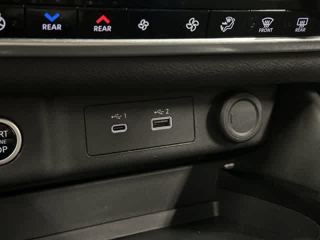 2023 Nissan Rogue SL Pearl White Tricoat at Davis Chevrolet