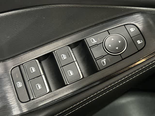 2023 Nissan Rogue SL Pearl White Tricoat at Davis Chevrolet