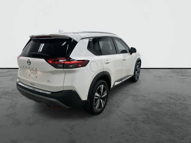 2023 Nissan Rogue SL Pearl White Tricoat at Davis Chevrolet