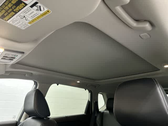 2023 Nissan Rogue SL Pearl White Tricoat at Davis Chevrolet