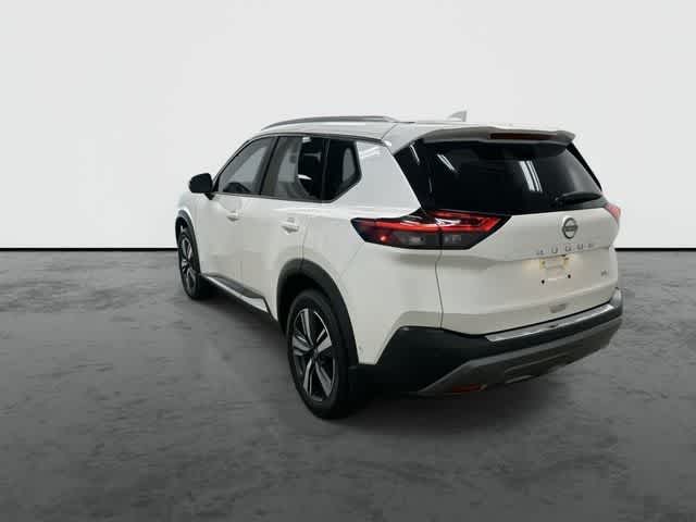 2023 Nissan Rogue SL Pearl White Tricoat at Davis Chevrolet