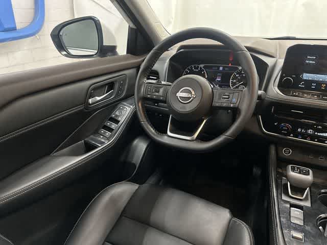 2023 Nissan Rogue SL Pearl White Tricoat at Davis Chevrolet