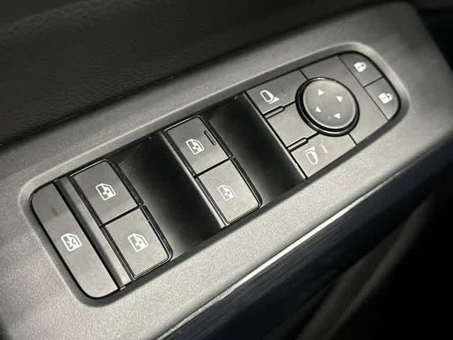 2025 Nissan Pathfinder SV Everest White Pearl Tricoat at Sterling McCall Nissan