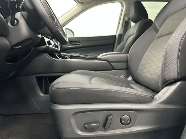 2025 Nissan Pathfinder SV Everest White Pearl Tricoat at Sterling McCall Nissan
