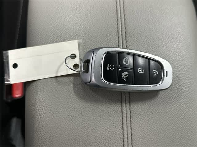 2024 Hyundai Tucson SEL Shimmering Silver at Turner Chevrolet