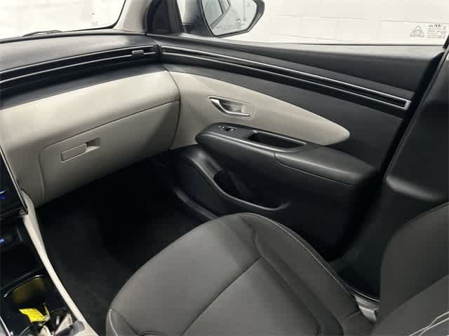 2024 Hyundai Tucson SEL Shimmering Silver at Turner Chevrolet