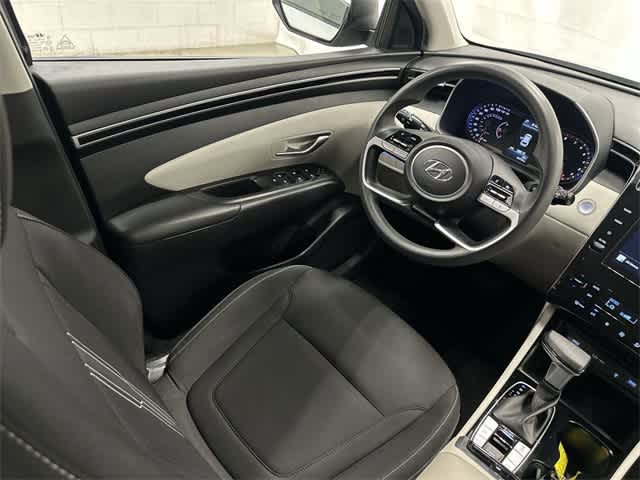 2024 Hyundai Tucson SEL Shimmering Silver at Turner Chevrolet