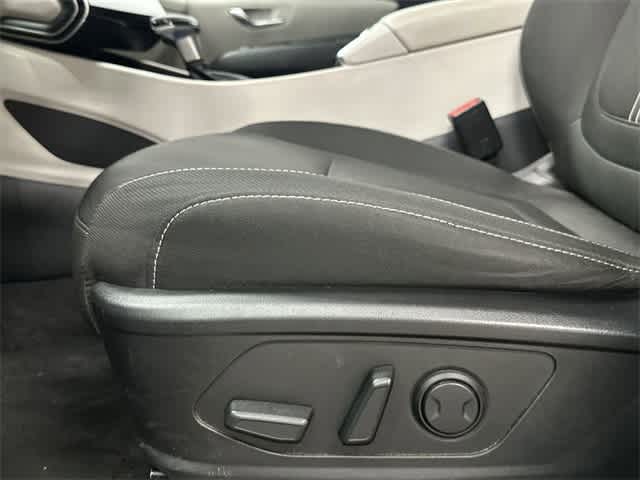 2024 Hyundai Tucson SEL Shimmering Silver at Turner Chevrolet