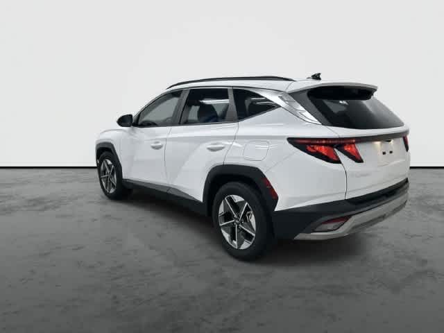 2025 Hyundai Tucson photo 2 of 32