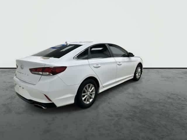 2018 Hyundai Sonata photo 3 of 32