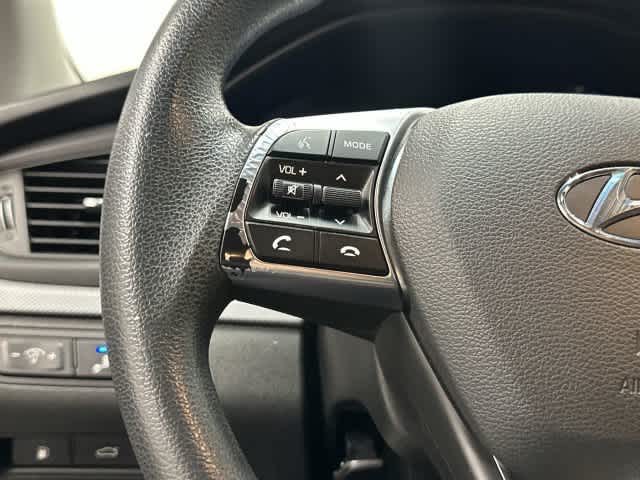 2018 Hyundai Sonata photo 17 of 32