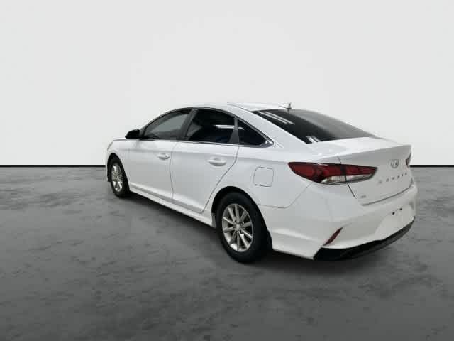 2018 Hyundai Sonata photo 2 of 32